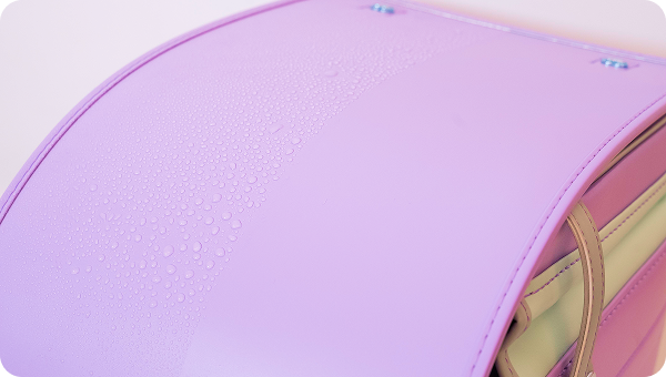 撥水加工されたランドセルの画像