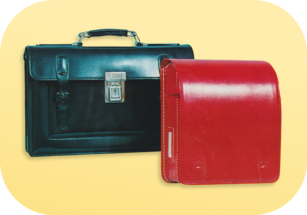 昭和24年創業時の学生鞄とランドセルの画像